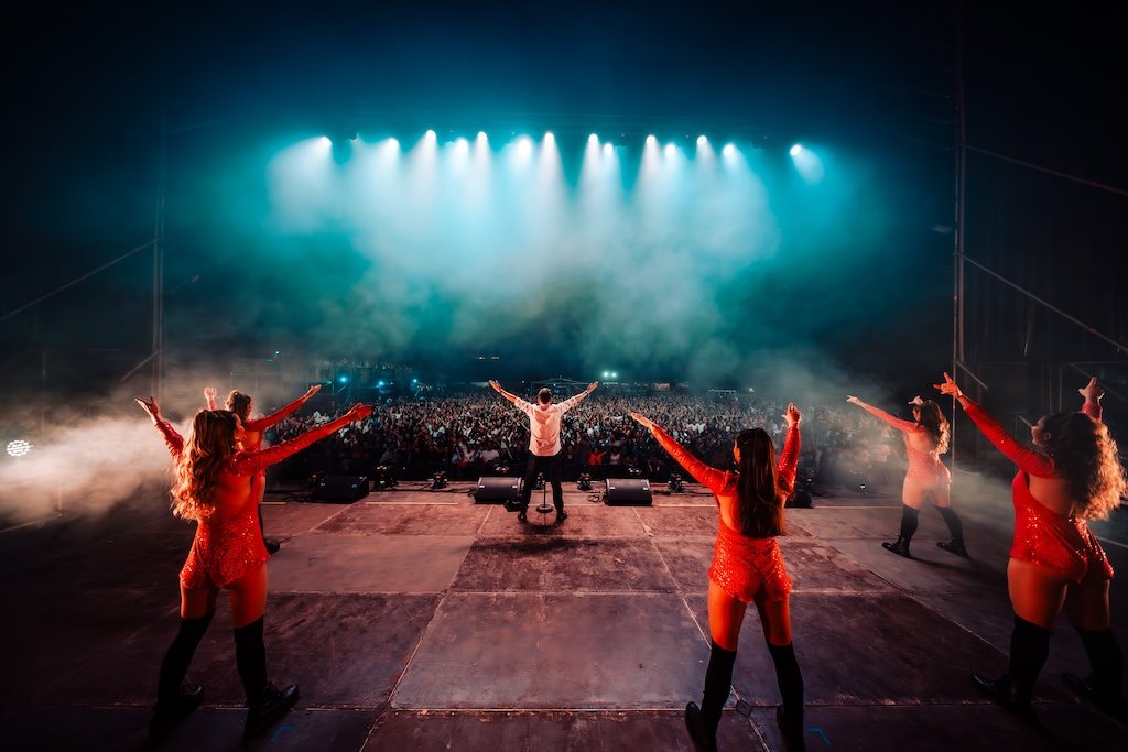 Deep Delay Management