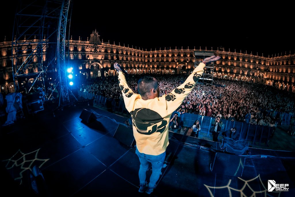 Deep Delay Management