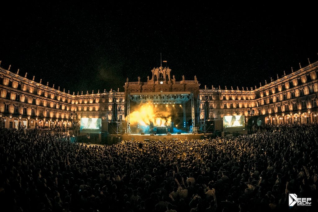 Deep Delay Management