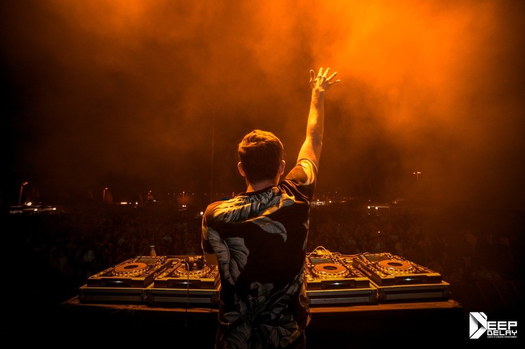 Deep Delay Management